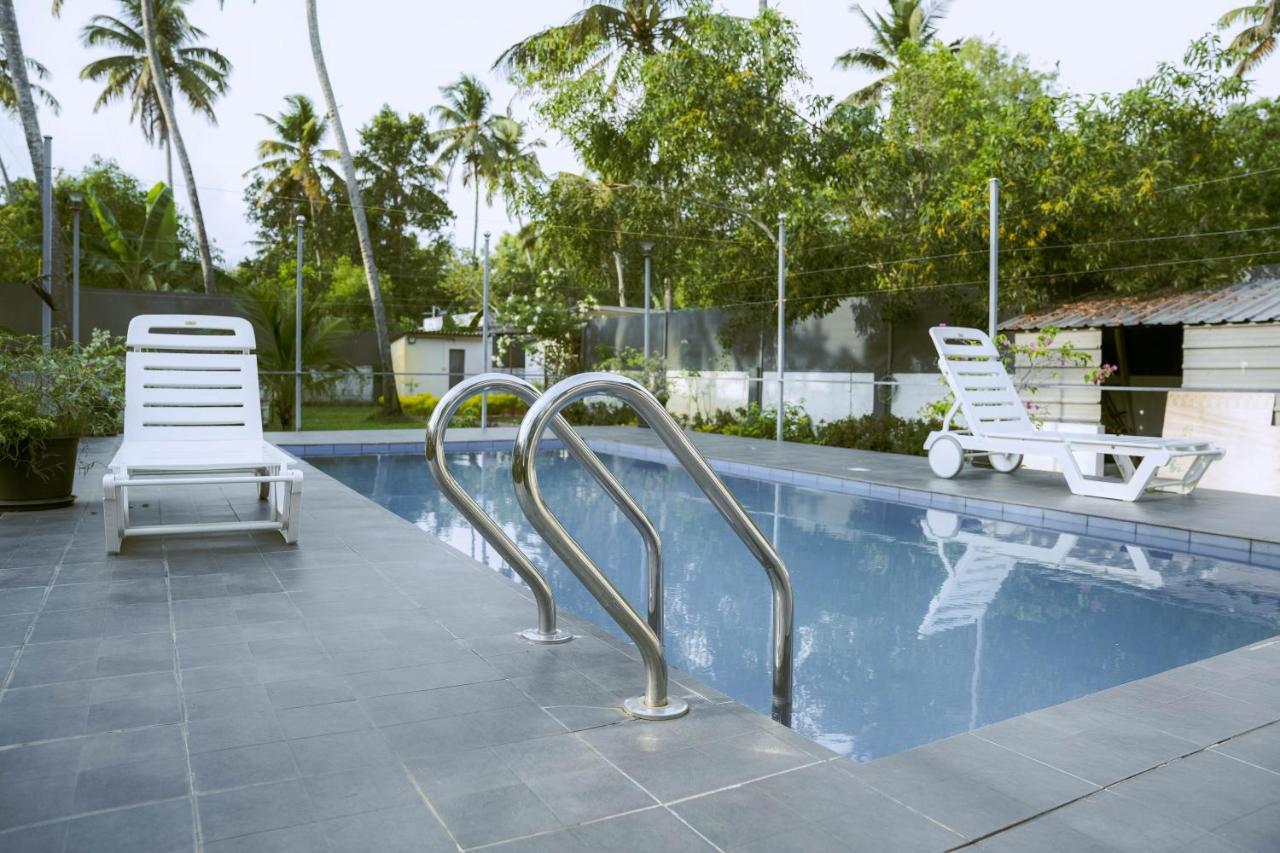 Waves And Shores Beach Villa 马拉利库兰 外观 照片